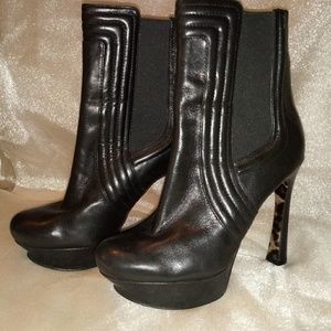 Guess boots
